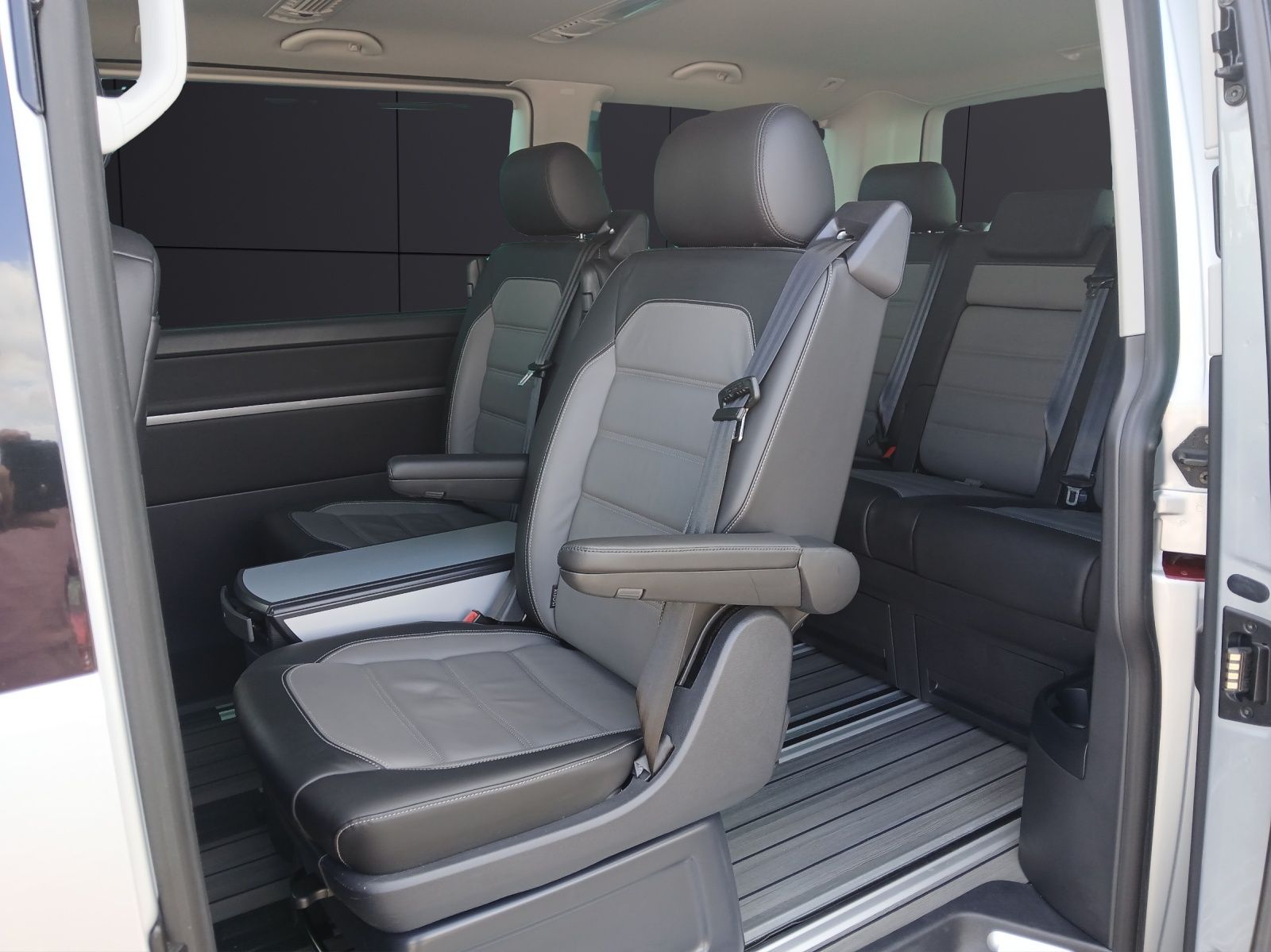Fahrzeugabbildung Volkswagen T6 Multivan T6.1 TDI Exclusive DSG STH LED AHK N
