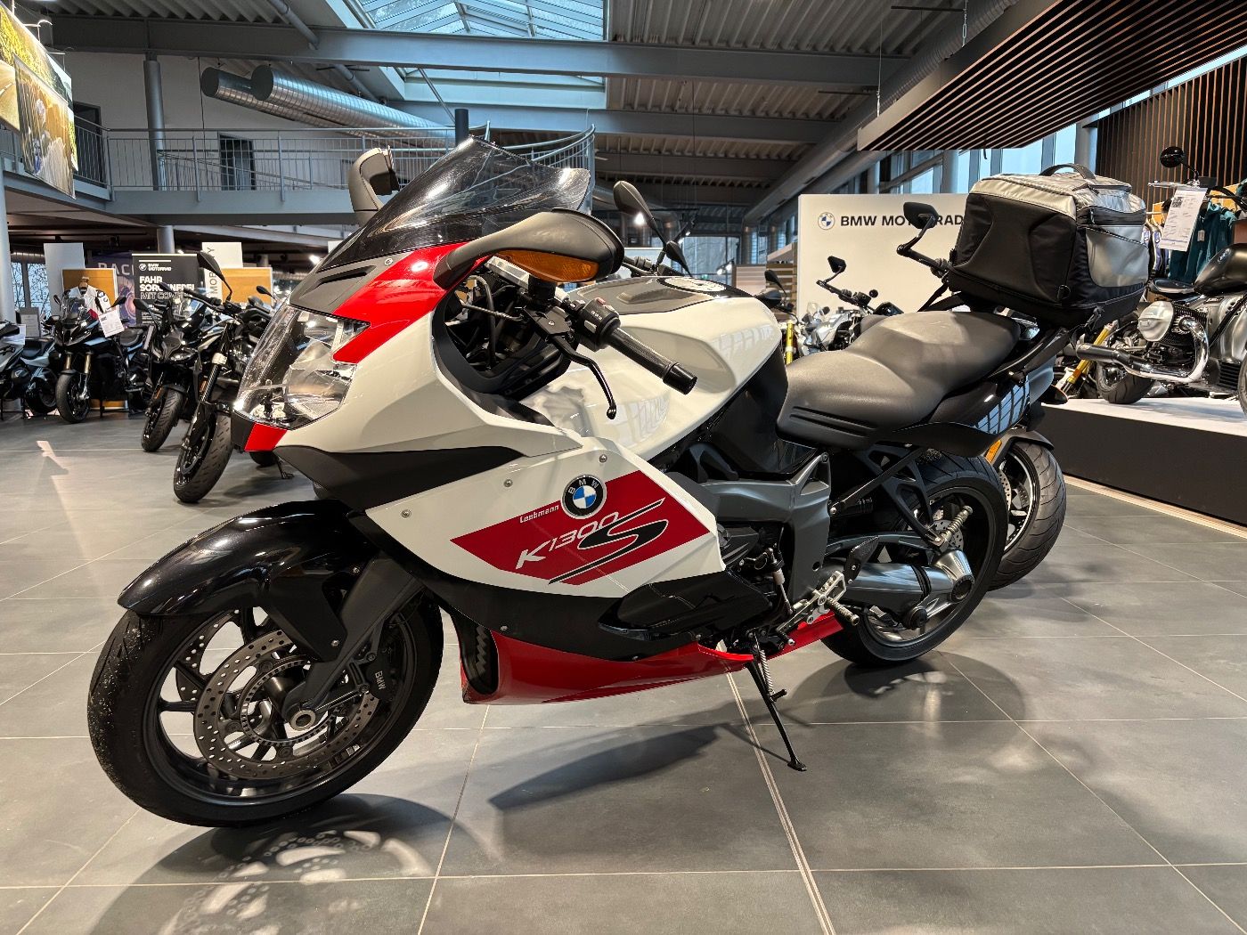 Fahrzeugabbildung BMW K 1300 S Sondermodell 30 Jahre Akrapovic