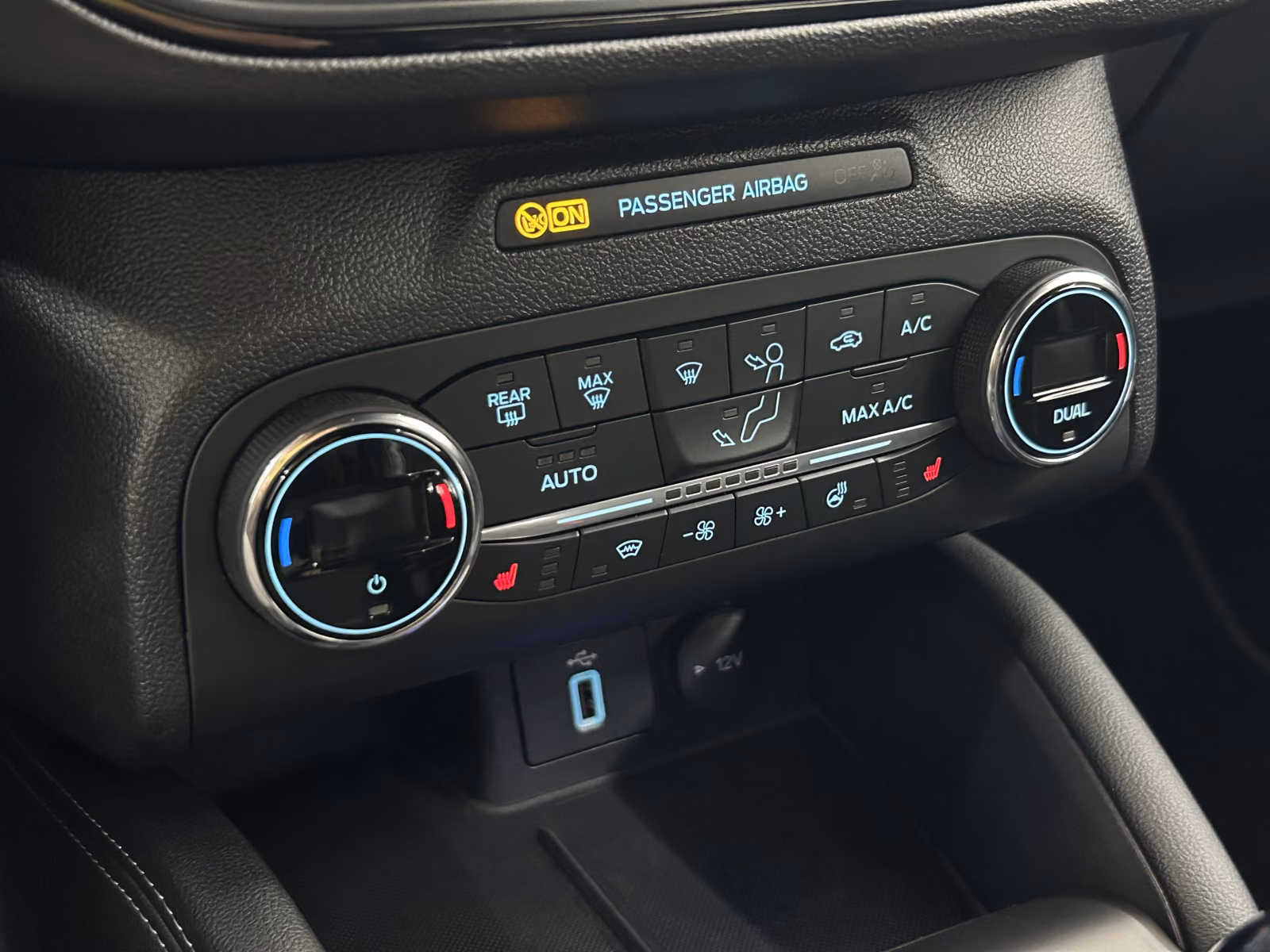 Ford Focus ST+ACC+HUD+Ambiente+B&O+Recaro+LED+Subwoof