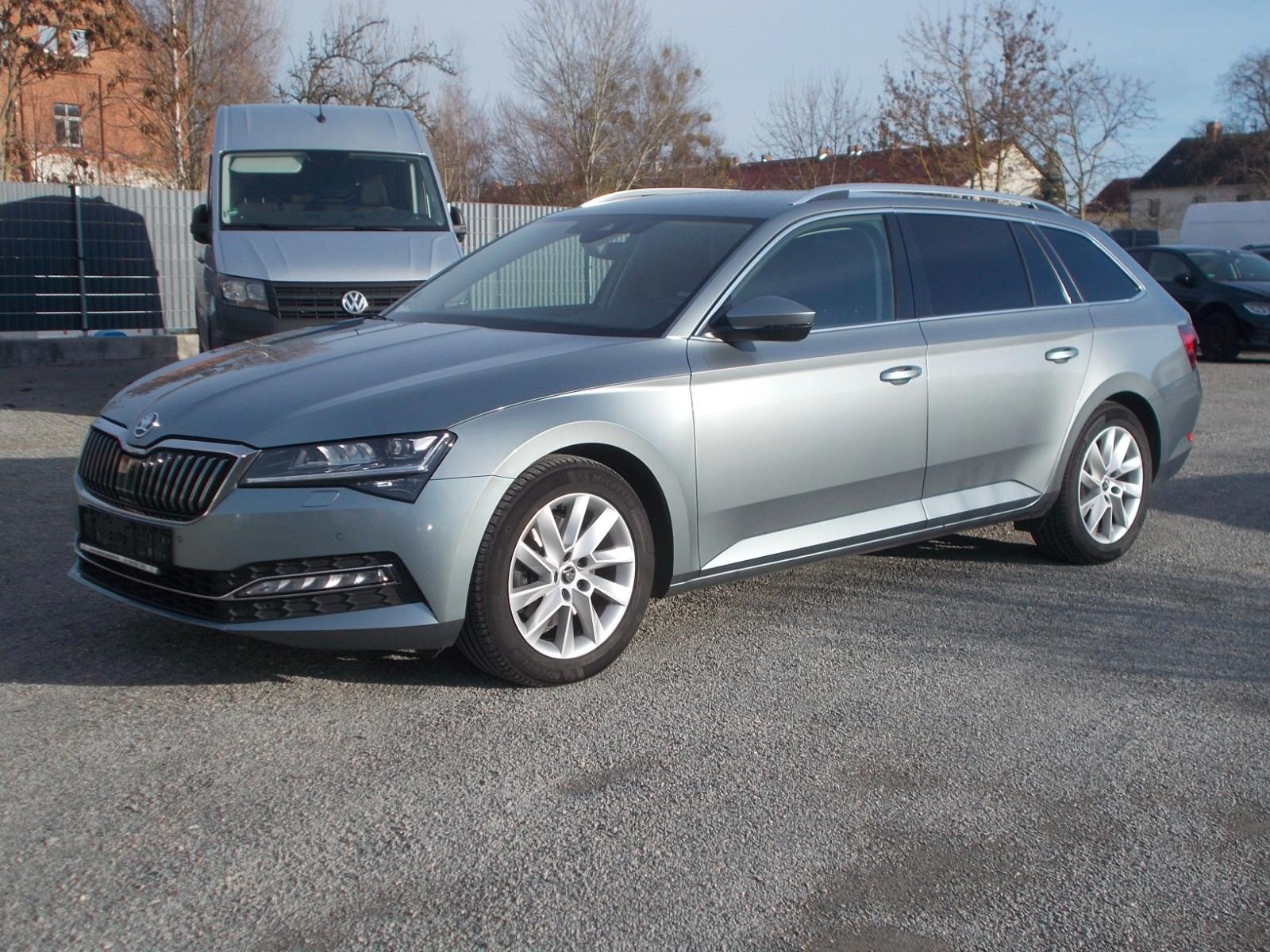 Skoda Superb Combi Style mit vielen Extras !!!