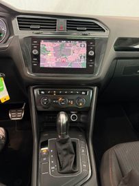 Volkswagen Tiguan - 12