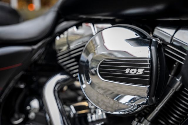 Fahrzeugabbildung Harley-Davidson STREET GLIDE SPECIAL FLHXS - APE LENKER -
