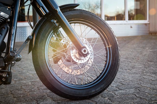 Fahrzeugabbildung Harley-Davidson STREET BOB FXBB SOFTAIL - JEKILL & HYDE -