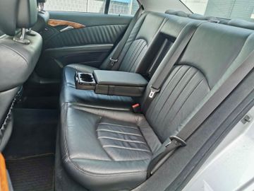 Mercedes E 280 - 9