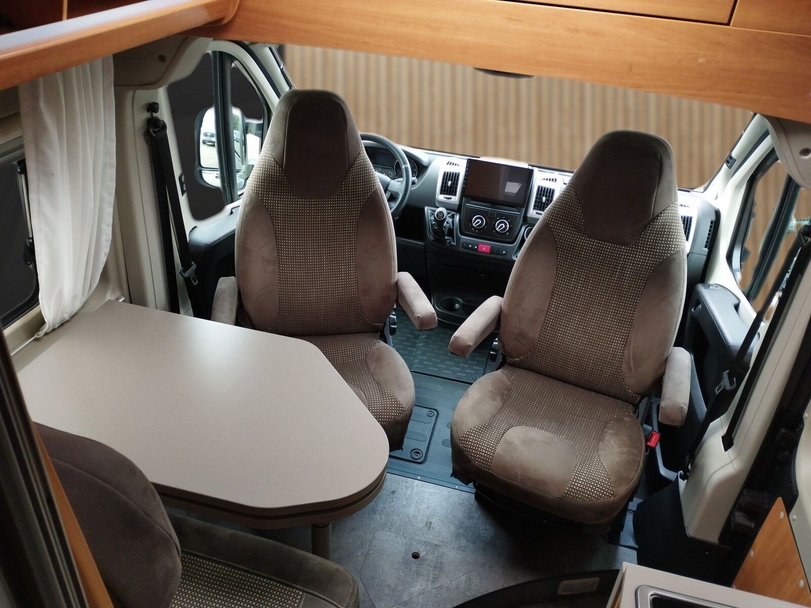 Fahrzeugabbildung Pössl Roadcruiser XL 165 PS AHK,Markise,Navi,Kamera