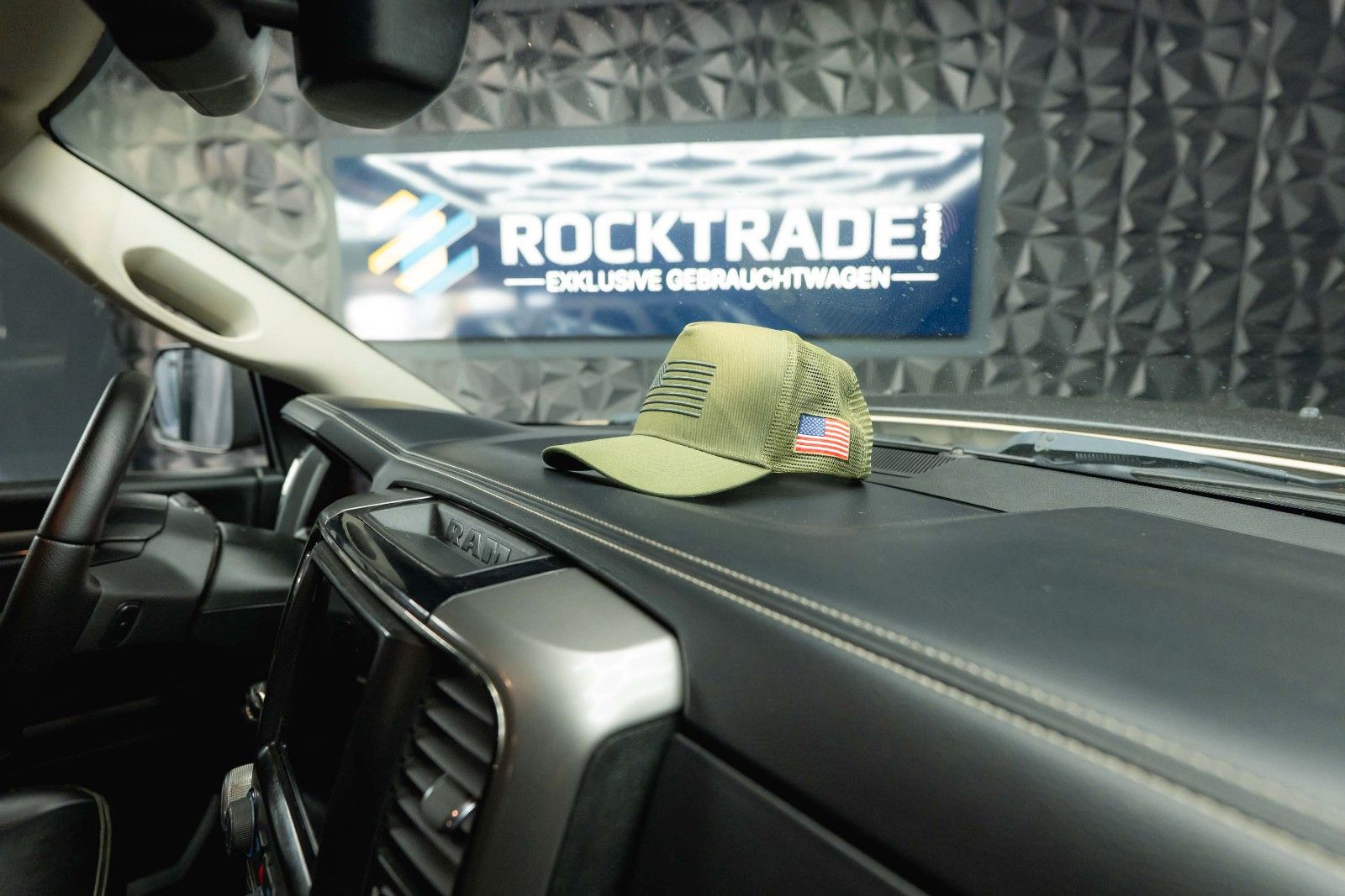Fahrzeugabbildung Dodge RAM 5.7 V8 HEMI 4x4 RAPTOR LONGBED HARDTOP LED
