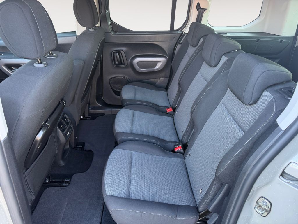 Fahrzeugabbildung Toyota Proace City Verso 1.2 Turbo L2 Aut Team Deutschl