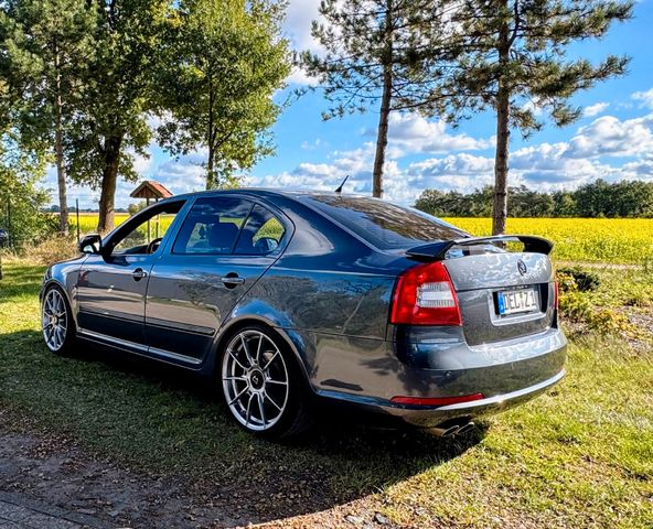 Skoda Octavia 2.0 DSG RS TÜV und Steuerkette NEU.