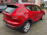 Volvo XC40 2.0 Momentum 2WD TOP/AUTOMATIK/NAVI/ALU/T4 - Volvo mit Benzin-Antrieb