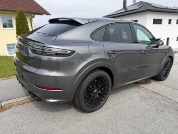 Porsche Cayenne - 4