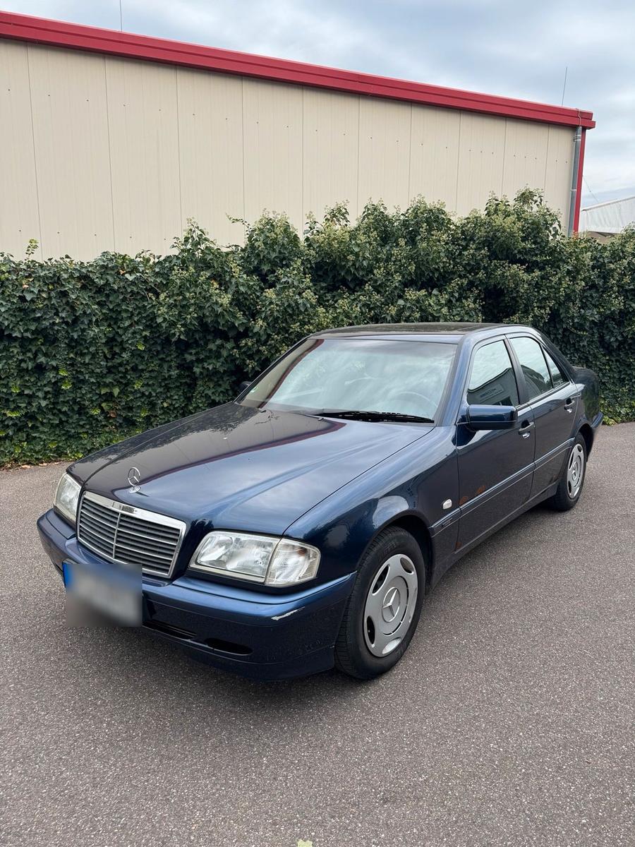Mercedes-Benz C 180