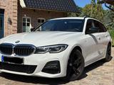 BMW 320d Touring M-Sport Aut HeadUp*Laser*Individual - BMW 320 Gebrauchtwagen in Rostock