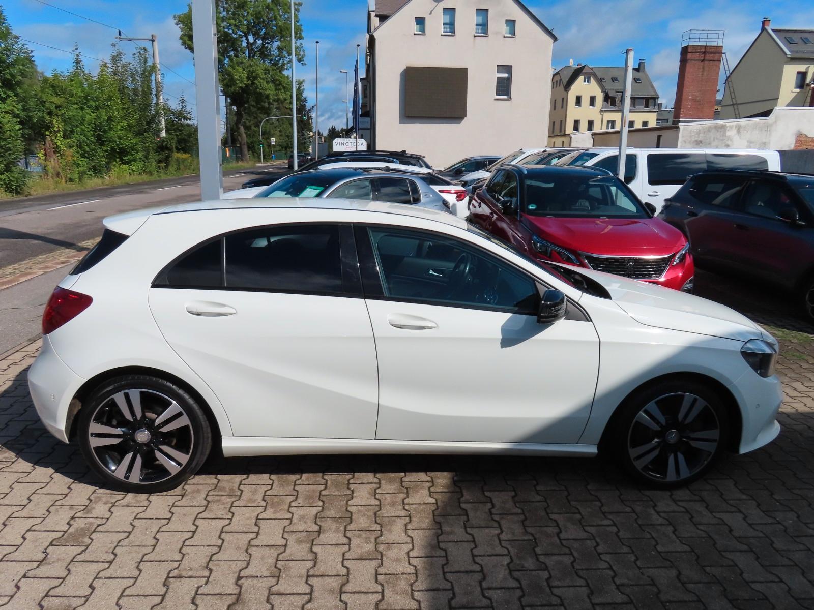 Mercedes-Benz A 250 4MATIC Urban 7G-DCT*Sitzheiz.*Navi*