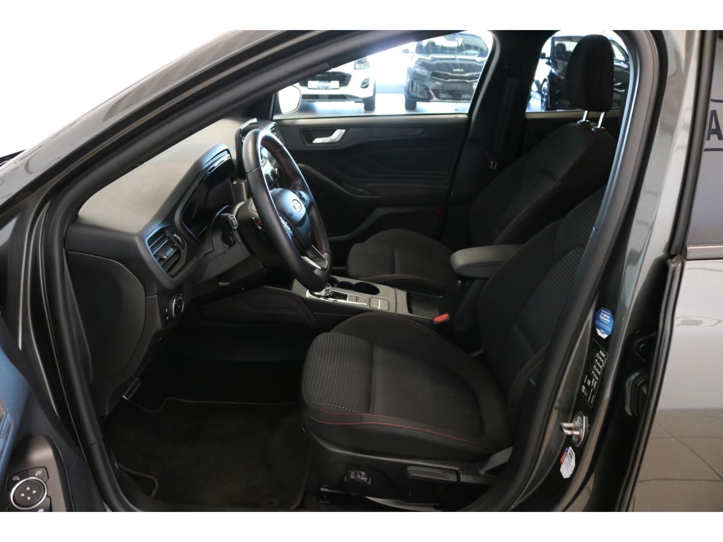 Fahrzeugabbildung Ford Focus Turnier ST-Line Automatik LED Kamera