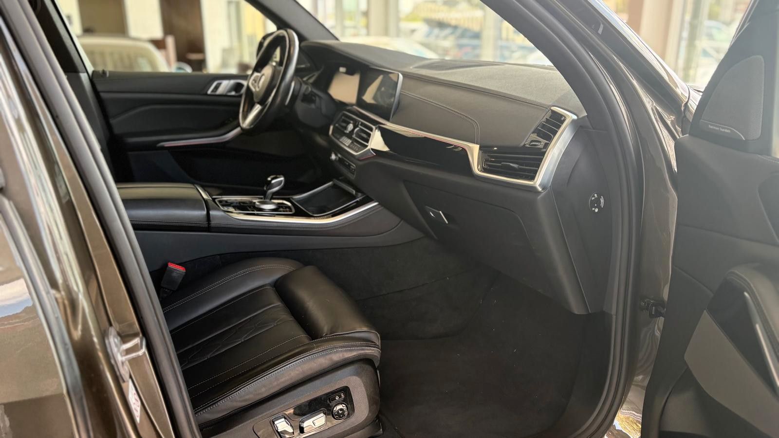 Fahrzeugabbildung BMW X5 xDrive 30 d M SPORT,LASER,SKY-L,AHK,HUD,H&K