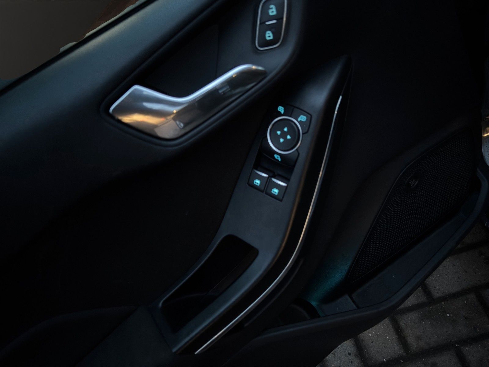 Fahrzeugabbildung Ford Fiesta Titanium Pano/LED/B&O/Kamera/Navi