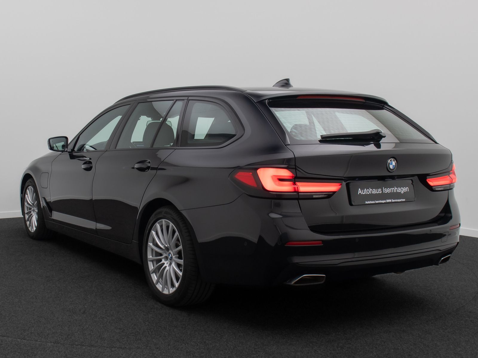Fahrzeugabbildung BMW 530e xD 360°HUD DAB H/K 4xKlima Komfort AHK ACC