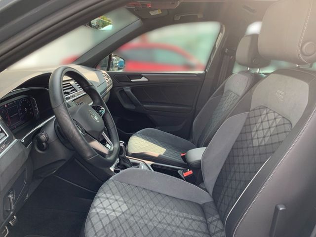 Tiguan 2.0 TDI DSG R-Line 4M LED+KAMERA+AHK+PDC