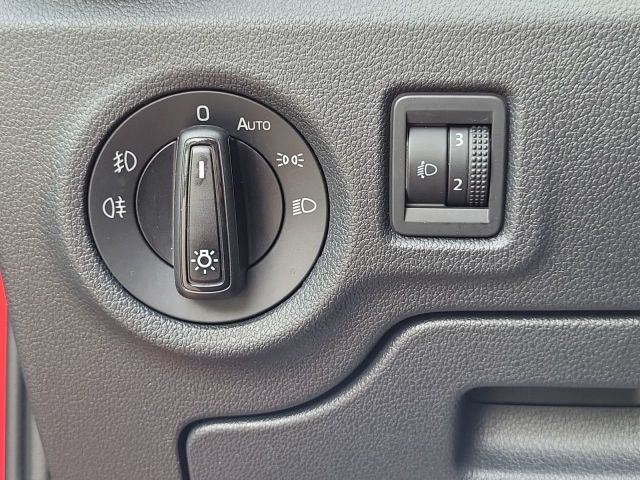 Fabia 1.0 MPI Essence ParkPilot Klima Bluetooth