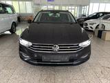 Volkswagen Passat Variant Business 2.0 AHK+ACC+SPURHALT+SHZ - Volkswagen Passat Variant in Düsseldorf