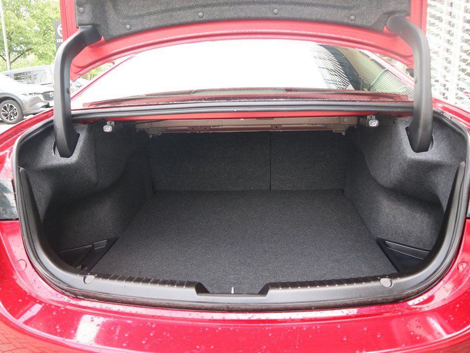 Fahrzeugabbildung Mazda 6 L Exclusive-Line G-165 LEDER-S NAVI el.Sitzv.