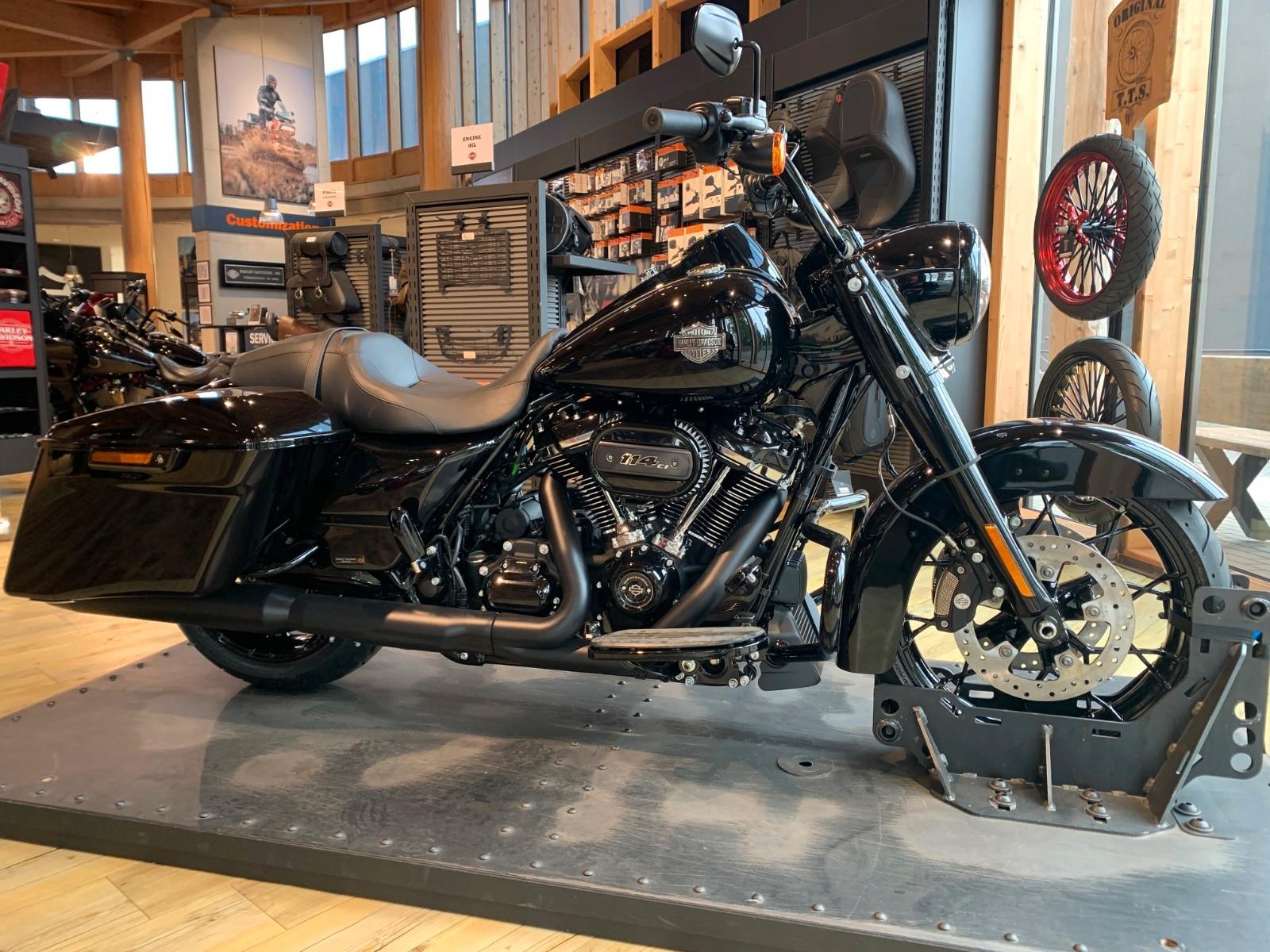 Harley-Davidson FLHRXS Road King Special
