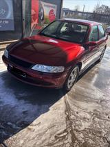 Opel Vectra 1.8 16V - - rote Opel Vectra