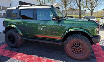 Ford Bronco - 12