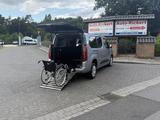 Opel Combo Life Elegance XL, Rollstuhlumbau, Automati - Opel Combo Life Elegance mit Benzin-Antrieb