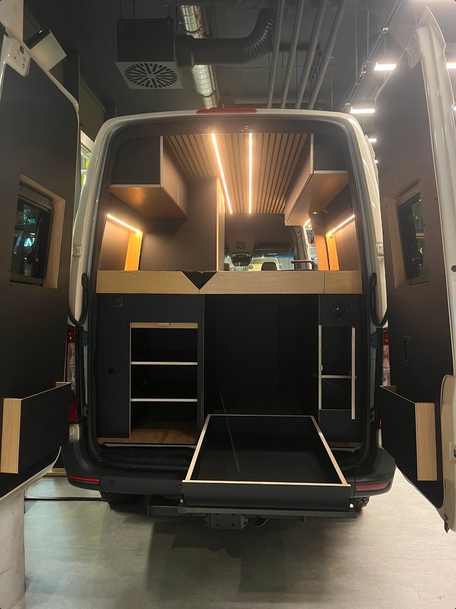Mercedes-Benz Sprinter Six Cross