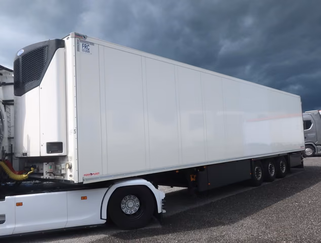 Schmitz Cargobull SKO 24 bitemp Multitemp Doppelstock Carrier