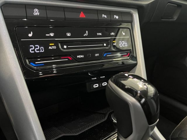 Fahrzeugabbildung Volkswagen T-Roc 1.5 TSI DSG GOAL KAMERA GJR AHK