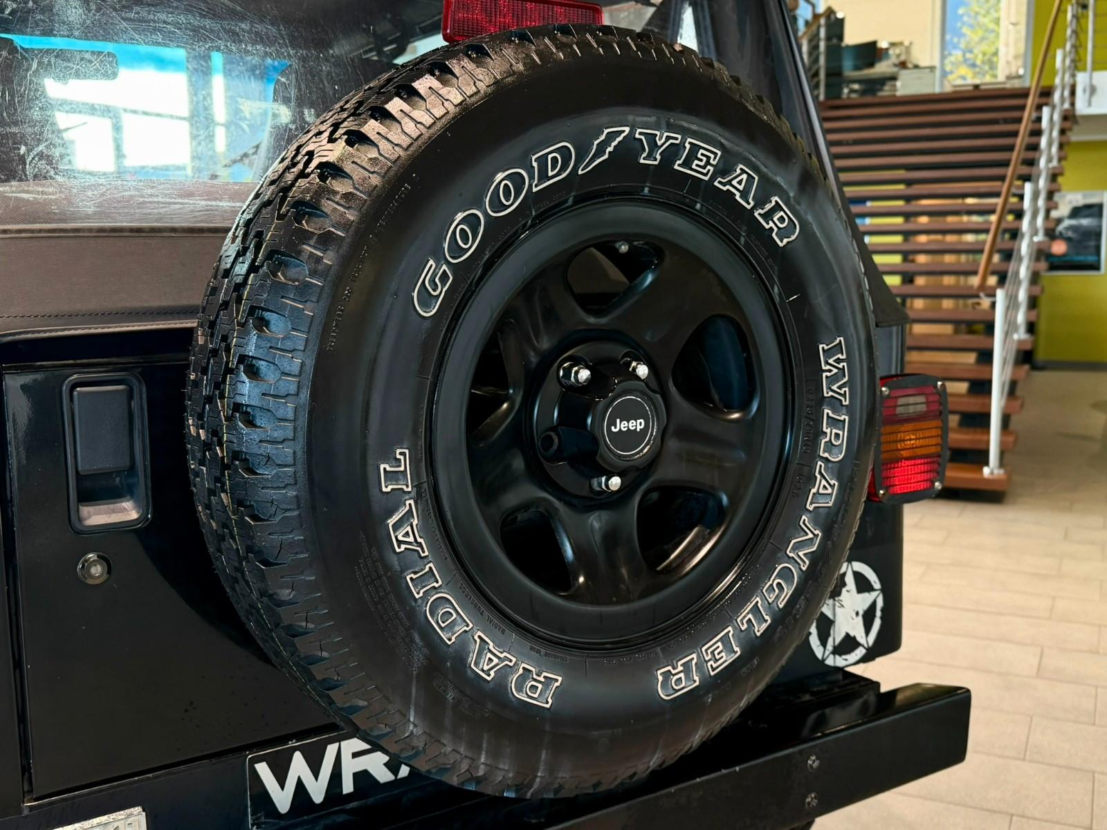 JEEP WRANGLER - 2.5l - 121 CV - BVM - CARNET D'ENTRETIEN
