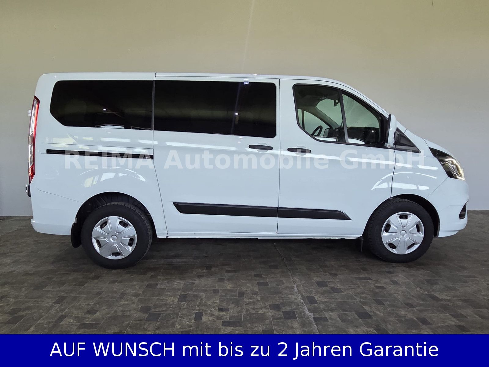 Fahrzeugabbildung Ford Transit Custom 2,0 TDi Kombi 9 Sitzer, Kamera