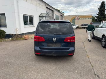 Volkswagen Touran - 4