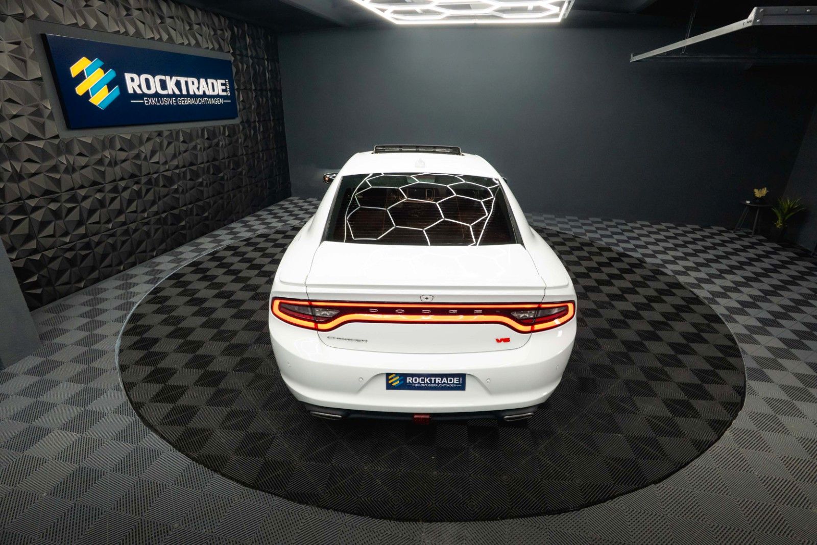 Fahrzeugabbildung Dodge Charger 3.6 Night-Paket | LED | Unfallfrei | 20'
