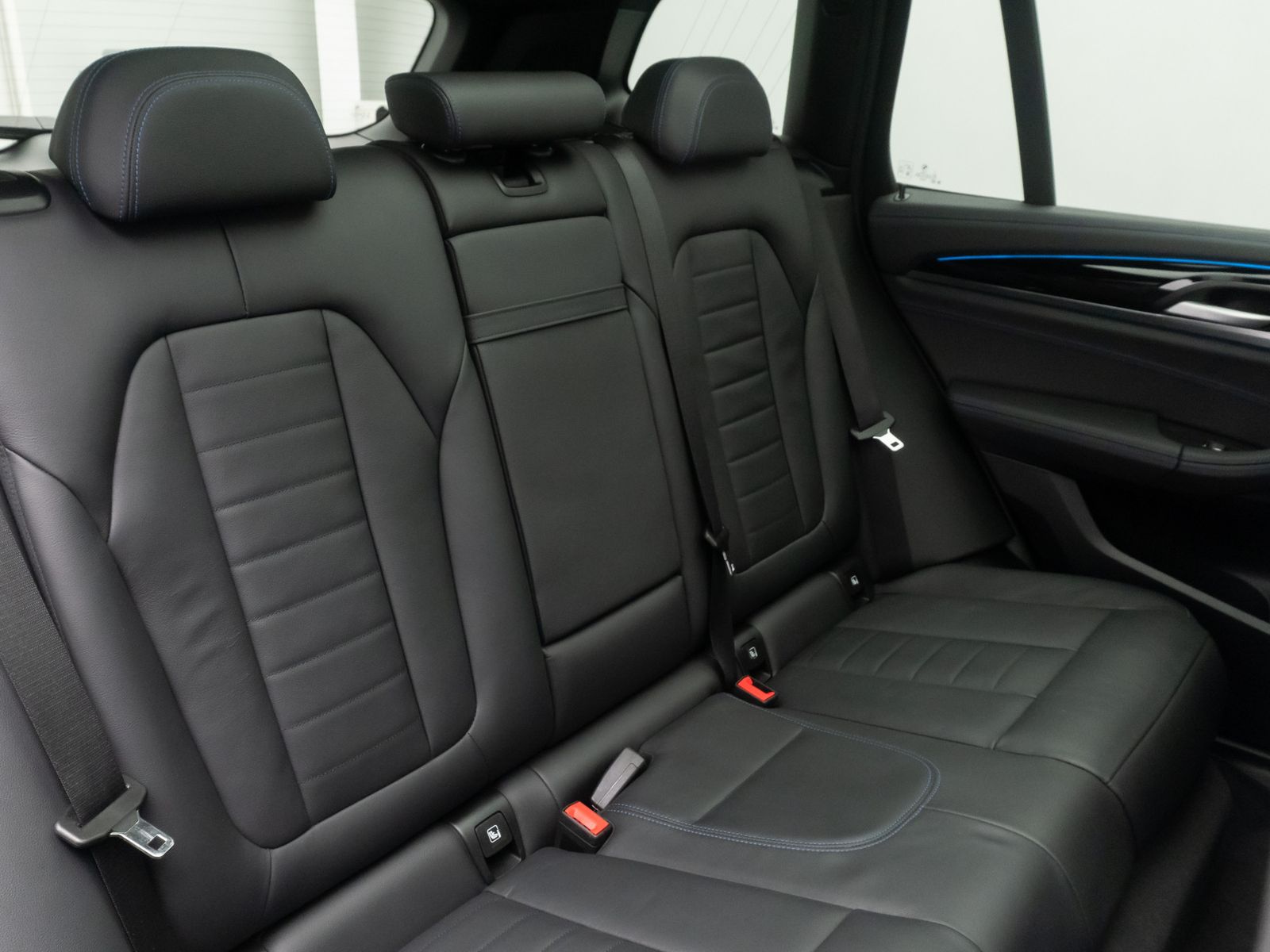 Fahrzeugabbildung BMW iX3 Impressive M Sport Panorama 360° HUD DAB H/K