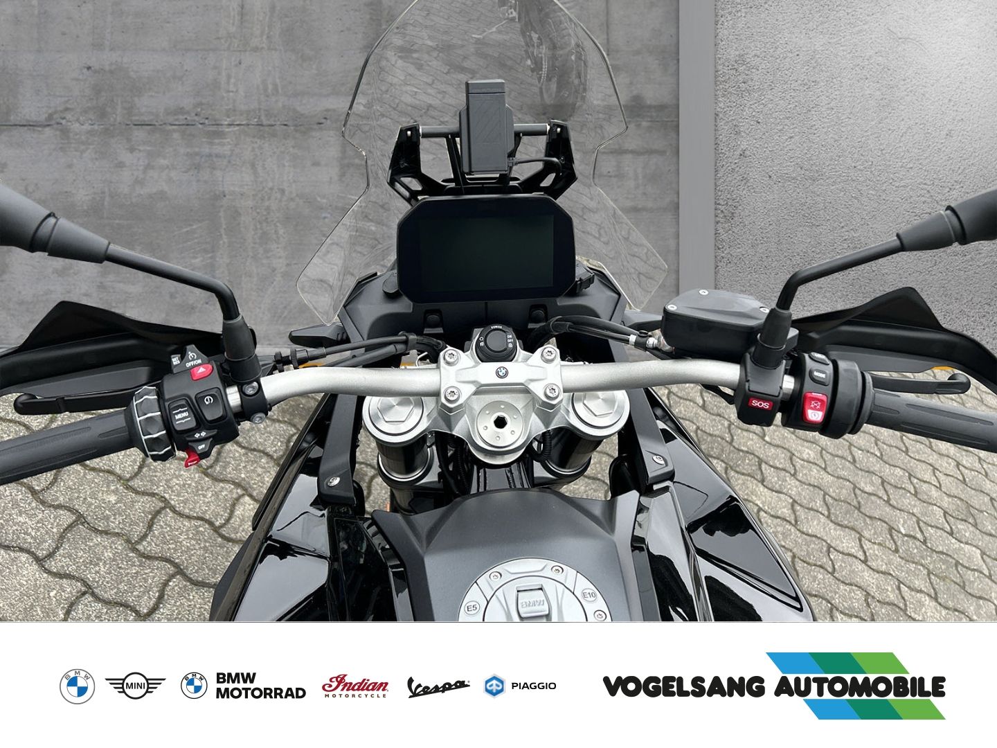 Fahrzeugabbildung BMW F 900 GS Tieferlegung, Dynamic-Paket, Akrapovic-