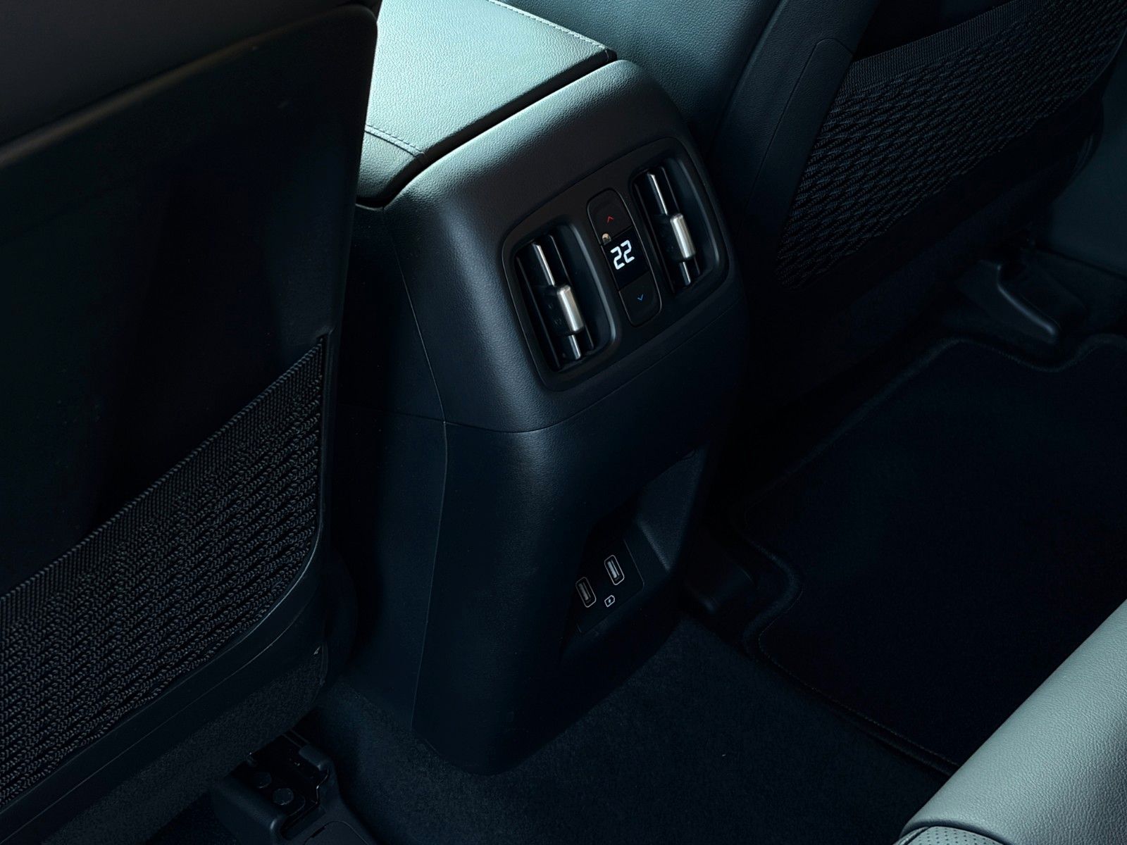 Fahrzeugabbildung Hyundai Tucson 1.6 T-GDI PHEV 4WD KRELL CarPlay 360° LHZ