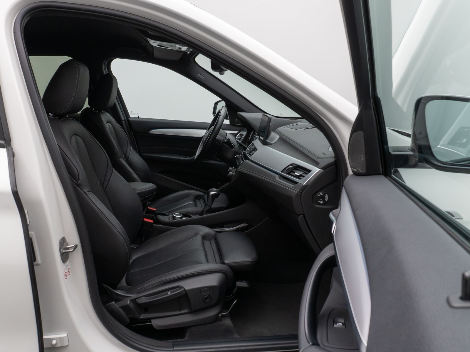 Fahrzeugabbildung BMW X1 xD25e M Sport Kamera HUD DAB H/K Komfort 19"