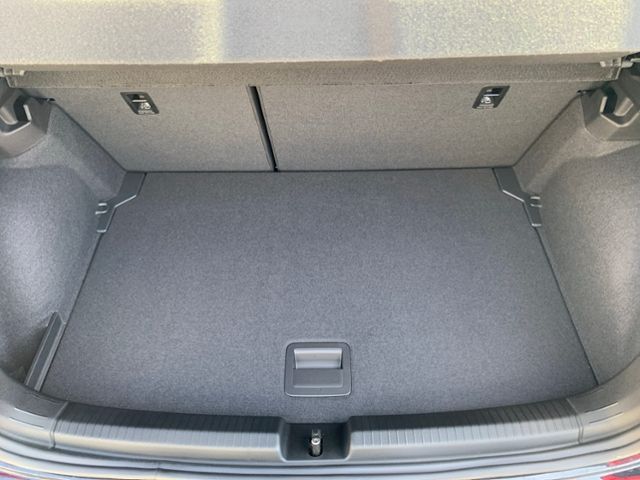 Fahrzeugabbildung Volkswagen Polo 1,0 TSI DSG IQ DRIVE SHZ NAVI APP CONNECT L