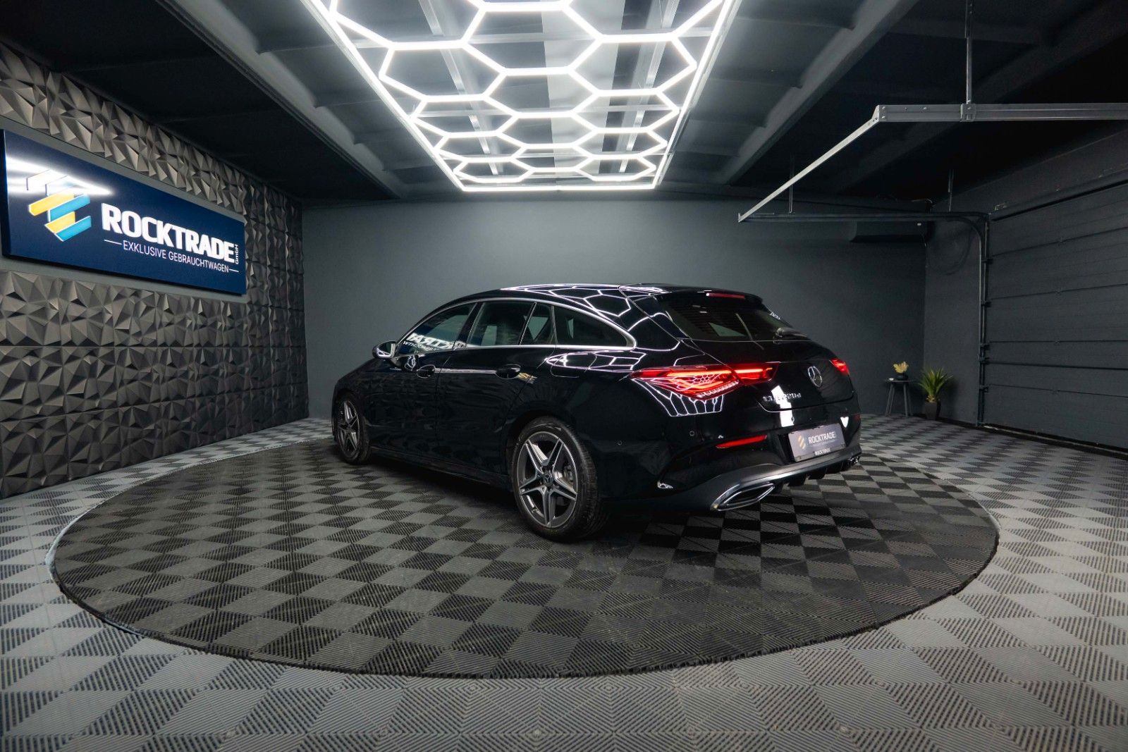 Fahrzeugabbildung Mercedes-Benz CLA 220 Shooting Brake AMG Line | ACC | LED