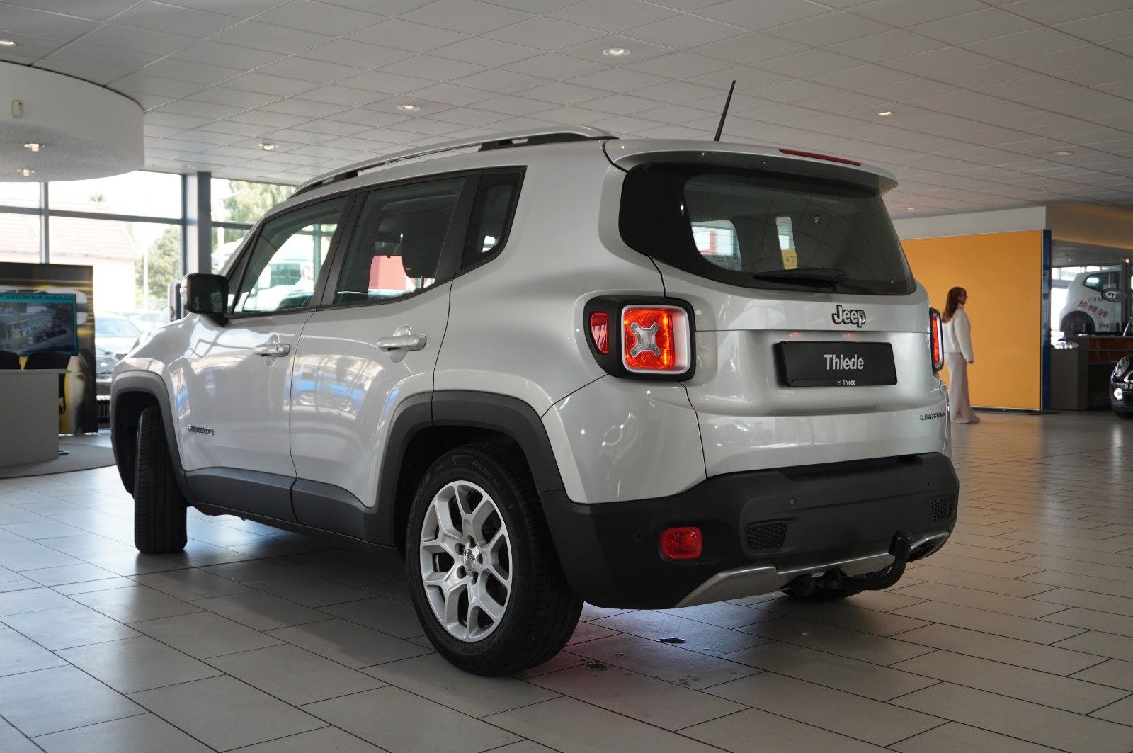 Fahrzeugabbildung Jeep Renegade 1.4T LIMITED KLIMA/SHZ/PDC/TEMP/AHK
