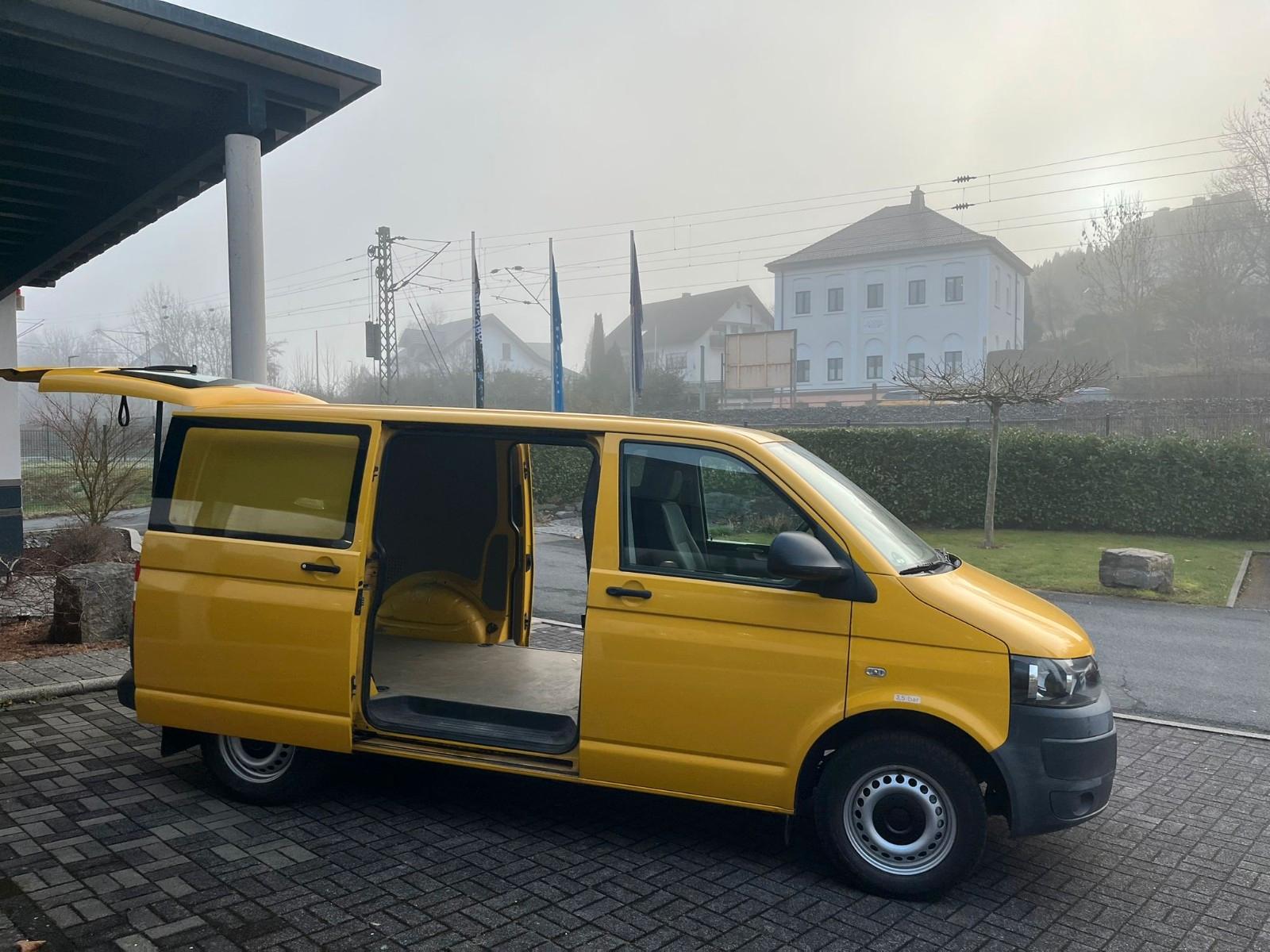 Volkswagen T5 Transporter 2.0 TDI *1.Hand * Bulli * Camper