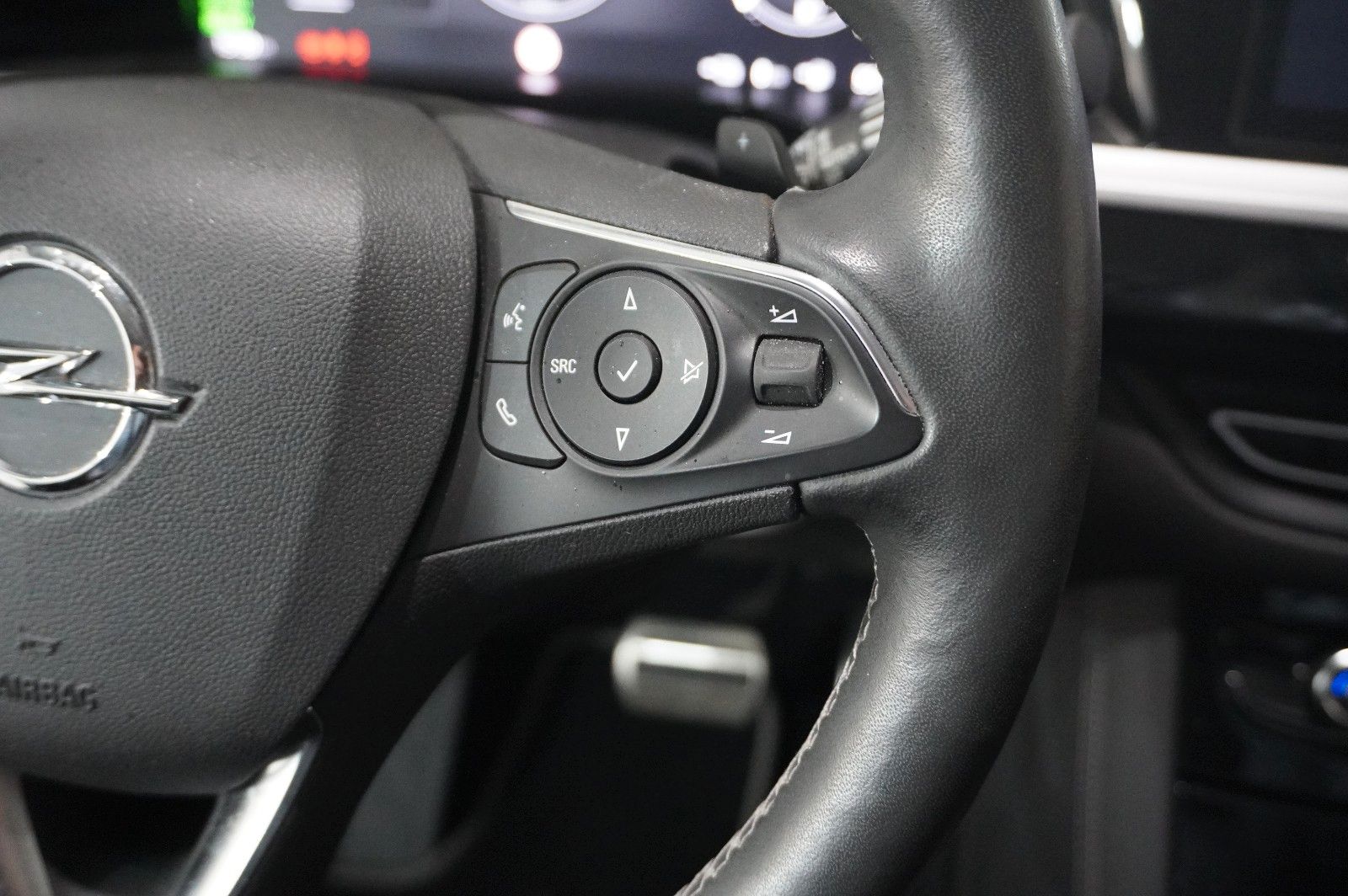 Fahrzeugabbildung Opel Grandland (X) 1.6 PHEV ELEGANCE NAVI/LED/SPORT