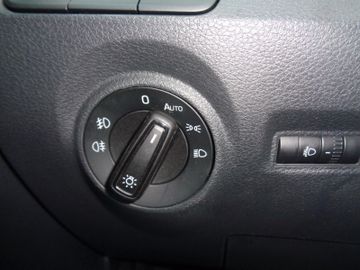 Bild 11 Skoda Fabia Combi Amb 1.0 95PS PDC SHZ NAVI BT GJR TEM