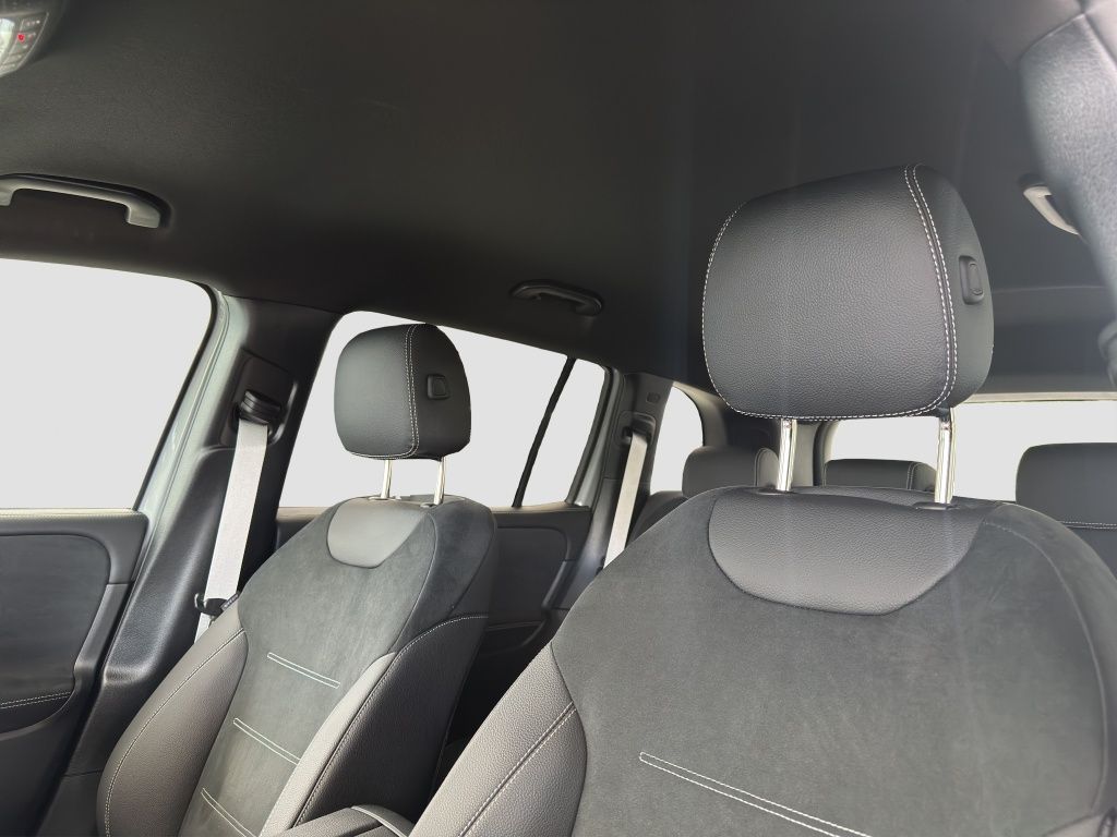 Fahrzeugabbildung Mercedes-Benz GLB 200 AMG*Night*LED*KeyLess*PDC*ParkAss*RFK