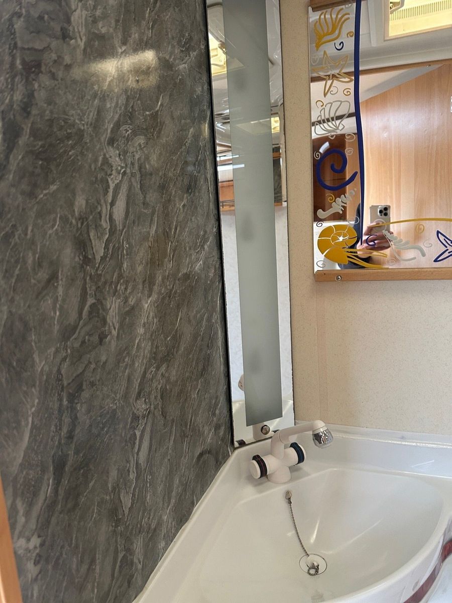 Fahrzeugabbildung Hobby De Luxe 495 UL Fahrradträger,Mover,Einzelbetten