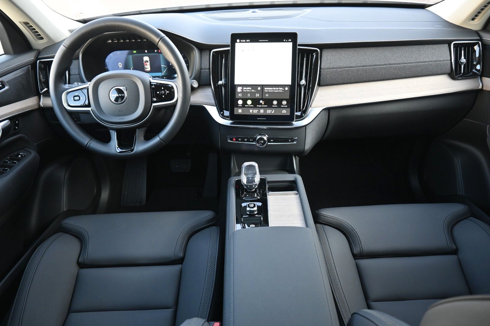 Fahrzeugabbildung Volvo XC90 T8 AWD Plus Bright*FSHZG*PANO*360°*ACC