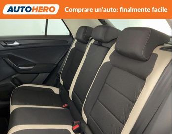 Volkswagen T-Roc - 9